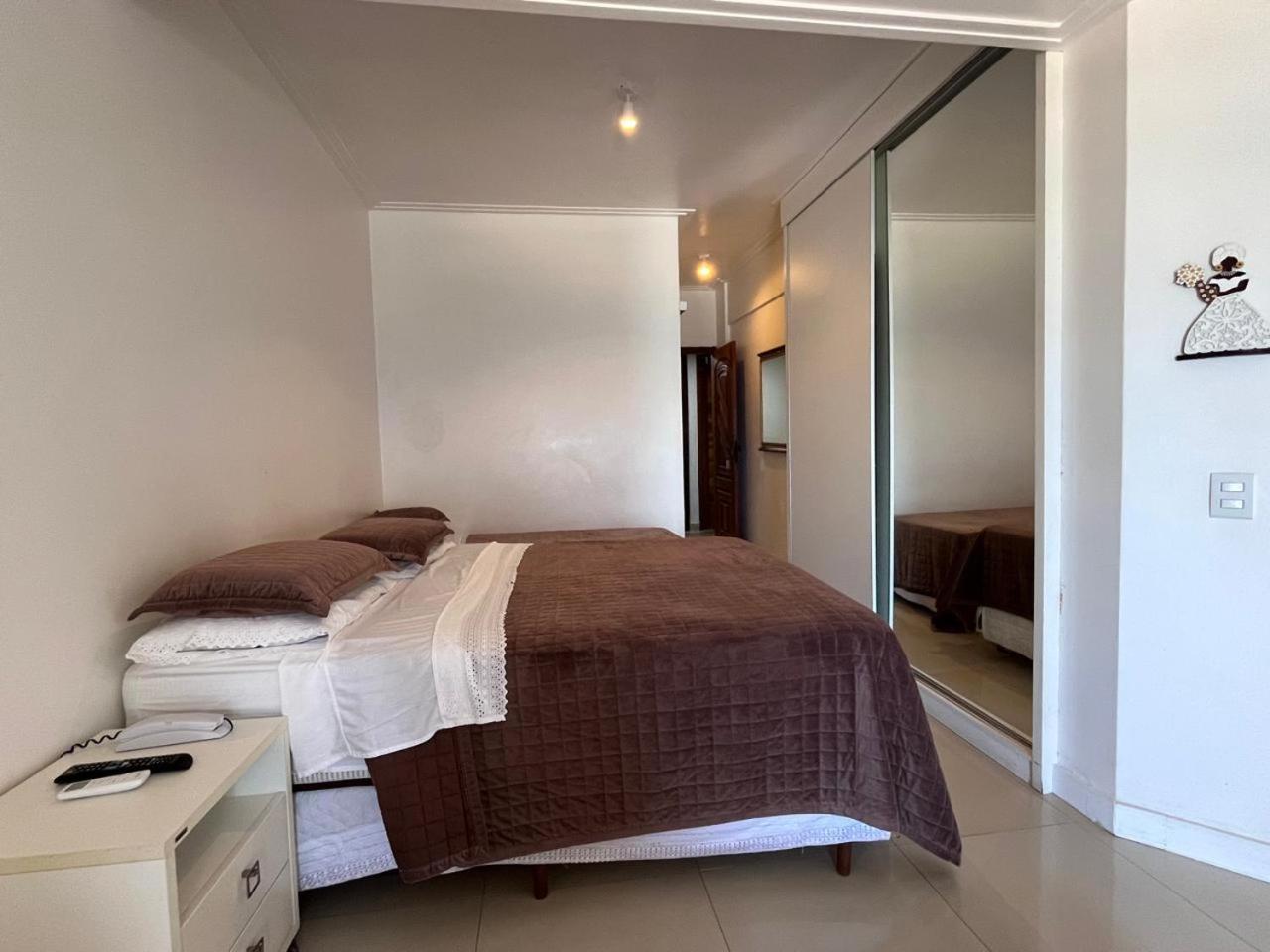 Quarto em Acomodações Particulares Bahia Flat Barra - Frente Mar *